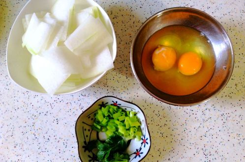 便秘最怕這道湯,晚上喝一碗,準時上廁所,排出毒素,體重悄悄2位數(shù)